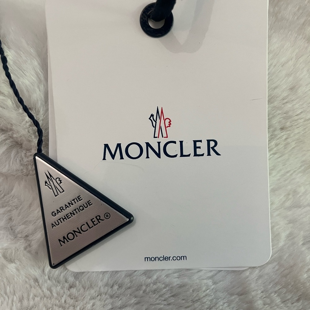 Moncler Bucket Hat - Picture 3 of 5